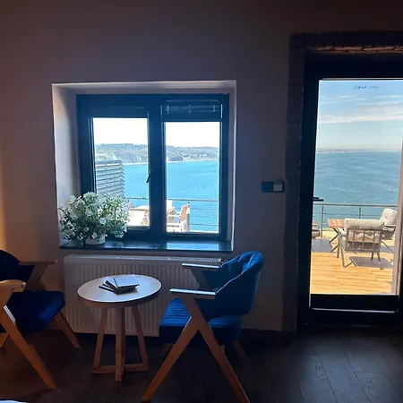 Marina Fener Istanbul Airport ホームステイ Karaburun