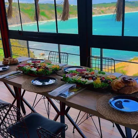 Marina Fener Istanbul Airport ホームステイ Karaburun